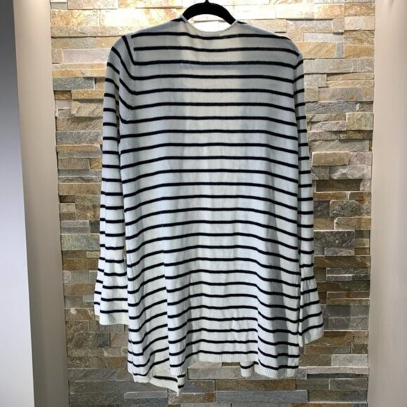 14th & Union Bell Sleeve Cardigan - Picture 4 of 5